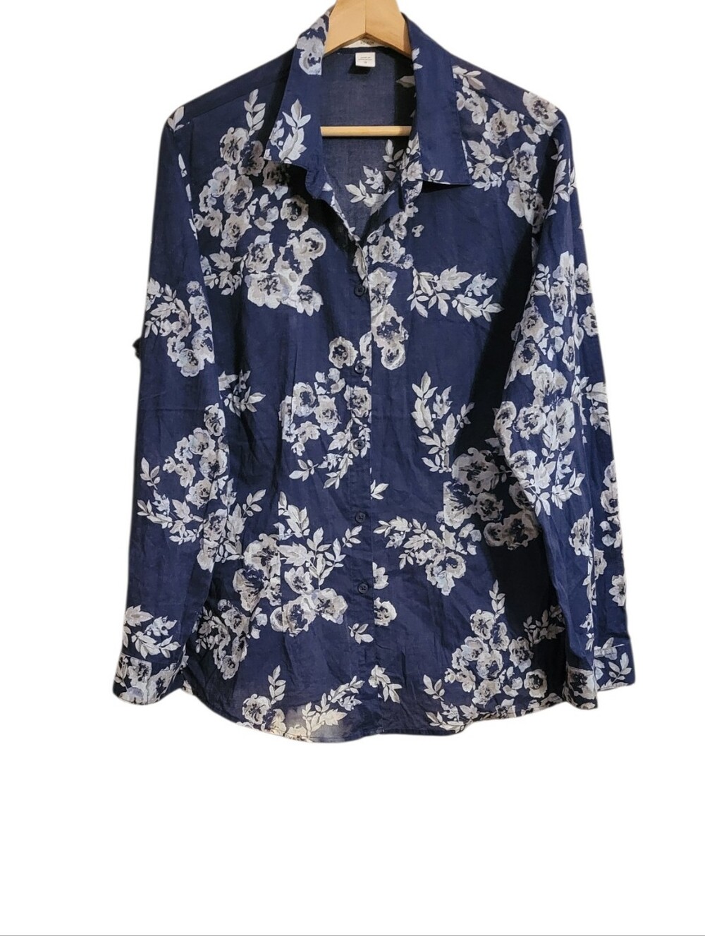 Coldwater Creek No Iron Blue Floral Button Up Shirt